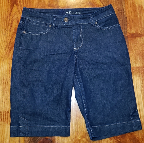 EUC AK Jean Sz 6 Average Dark Denim Bermuda Length - Picture 1 of 10